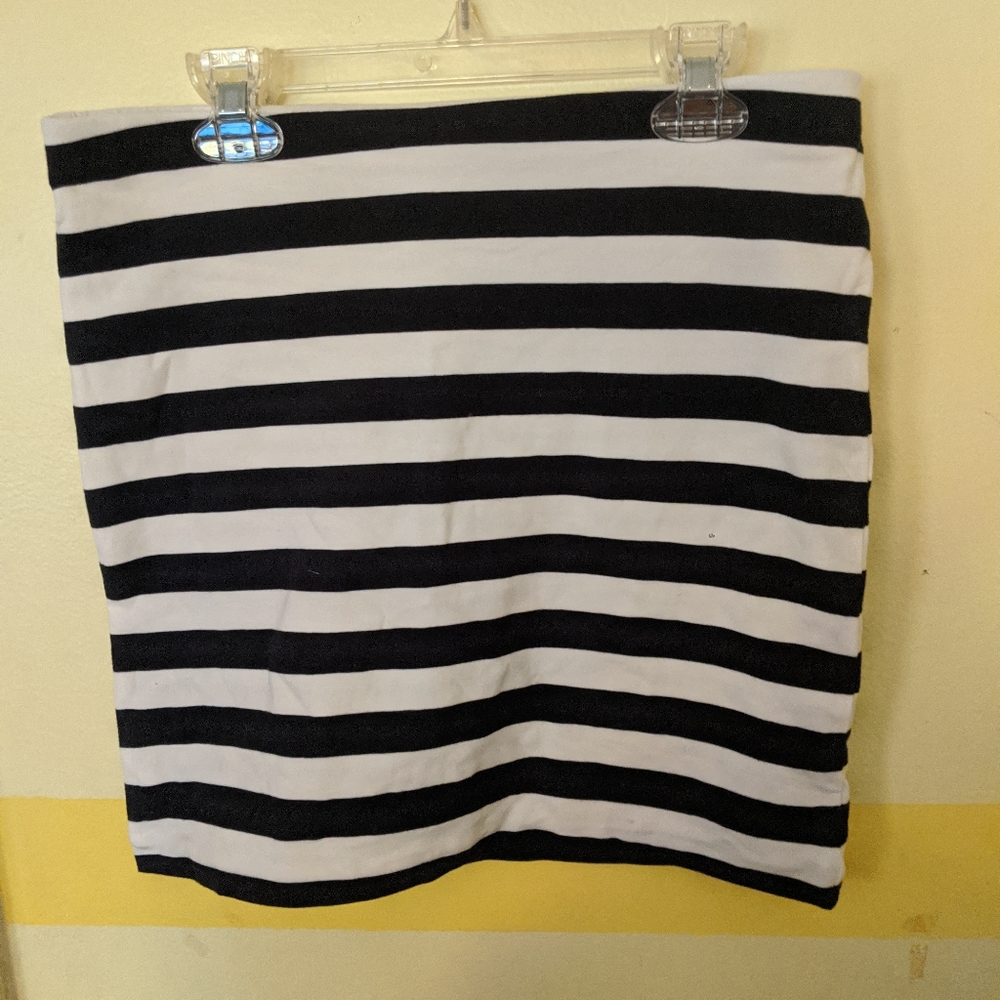 Striped bodycon skirt